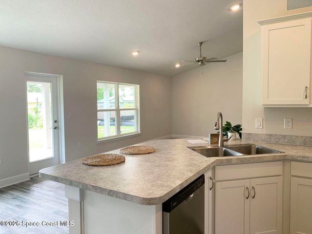 820 De Groodt Road SW, Palm Bay, FL 32908