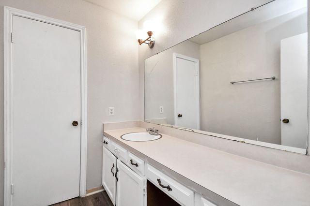 7818 Black Fin Lane, Houston, TX 77072