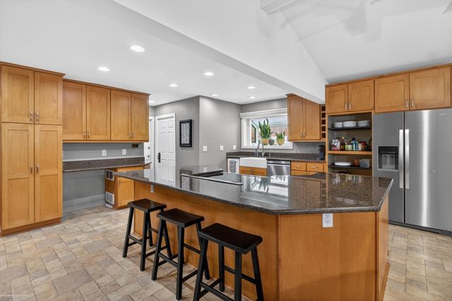 13154 Leech Drive, Sterling Heights, MI 48312