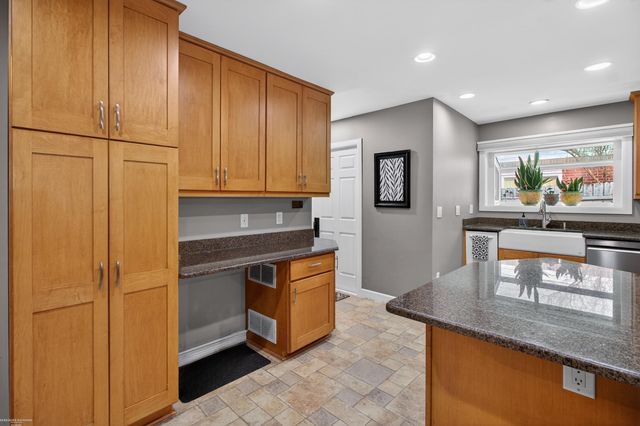 13154 Leech Drive, Sterling Heights, MI 48312