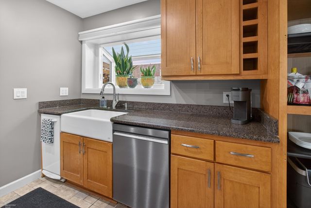 13154 Leech Drive, Sterling Heights, MI 48312