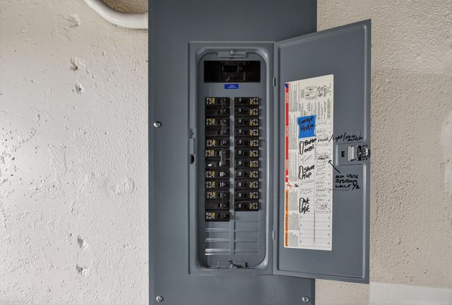 13154 Leech Drive, Sterling Heights, MI 48312