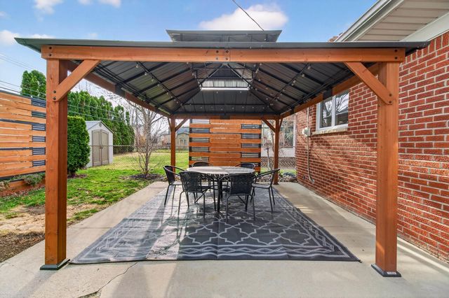 13154 Leech Drive, Sterling Heights, MI 48312