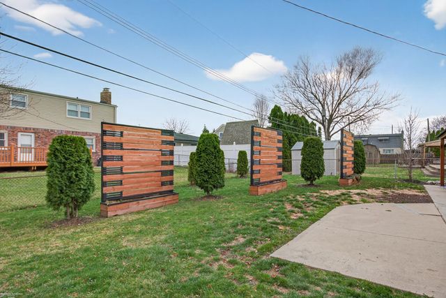 13154 Leech Drive, Sterling Heights, MI 48312