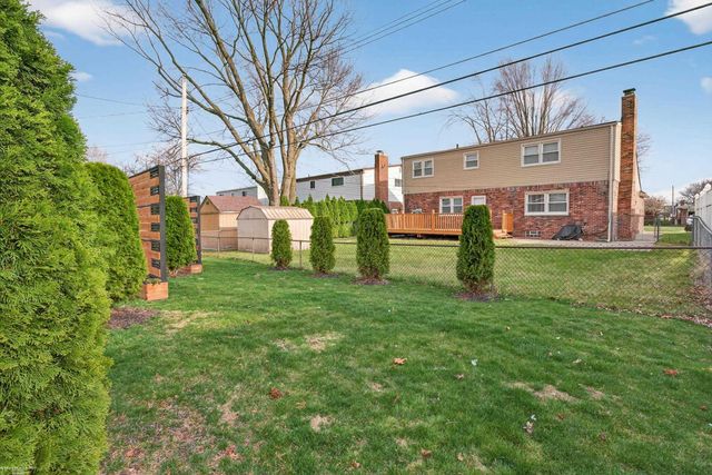 13154 Leech Drive, Sterling Heights, MI 48312