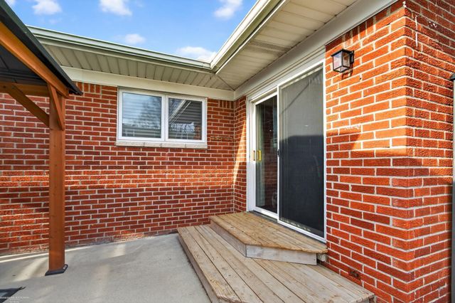 13154 Leech Drive, Sterling Heights, MI 48312