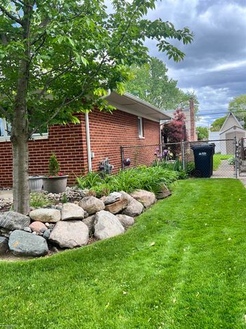 13154 Leech Drive, Sterling Heights, MI 48312