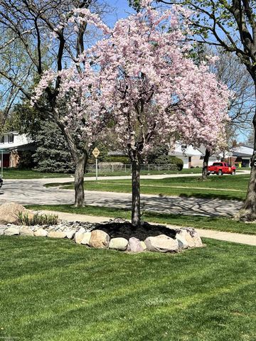 13154 Leech Drive, Sterling Heights, MI 48312