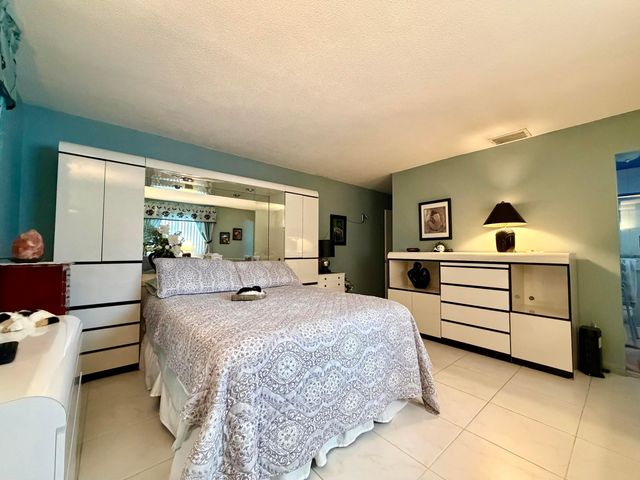 4927 NW 47th Terrace, Tamarac, FL 33319