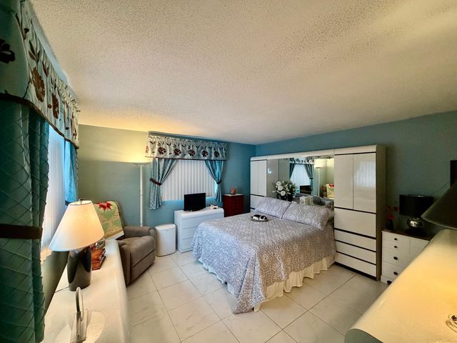 4927 NW 47th Terrace, Tamarac, FL 33319
