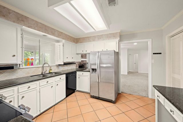 108 Hereford Drive, Conroe, TX 77304