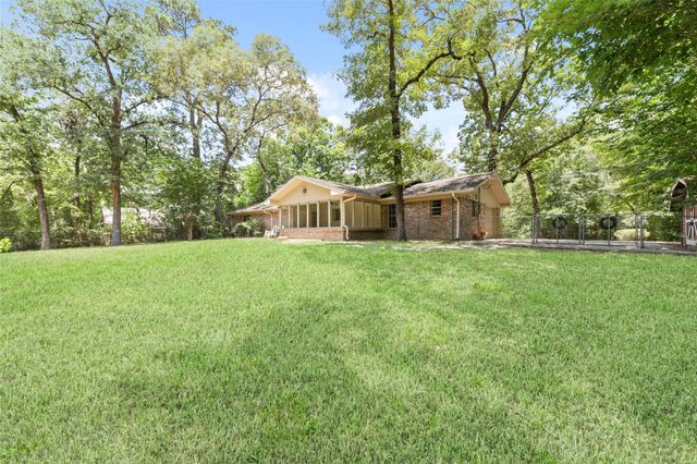 108 Hereford Drive, Conroe, TX 77304