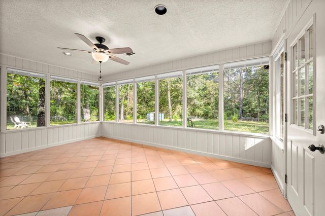 108 Hereford Drive, Conroe, TX 77304