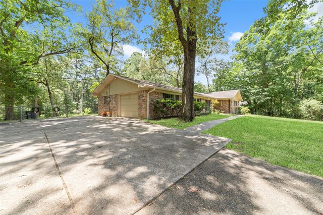 108 Hereford Drive, Conroe, TX 77304