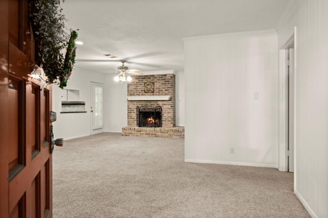 108 Hereford Drive, Conroe, TX 77304
