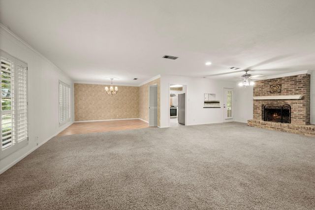 108 Hereford Drive, Conroe, TX 77304