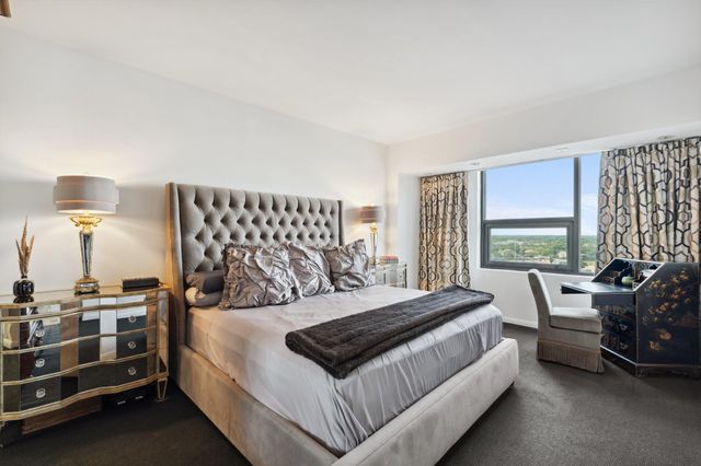 15 Greenway Plaza 12F, Houston, TX 77046
