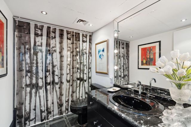 15 Greenway Plaza 12F, Houston, TX 77046