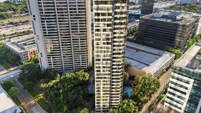 15 Greenway Plaza 12F, Houston, TX 77046