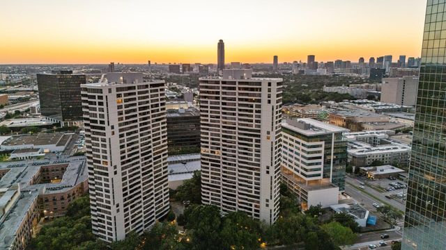 15 Greenway Plaza 12F, Houston, TX 77046