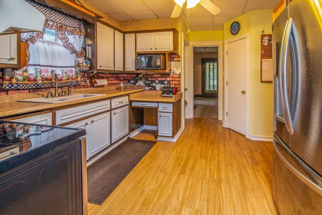 614 Silver Lake STREET, Oconomowoc, WI 53066