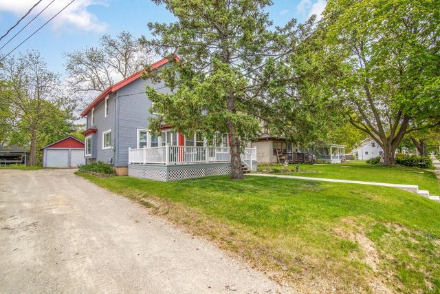 614 Silver Lake STREET, Oconomowoc, WI 53066