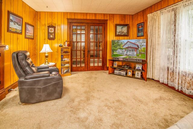 614 Silver Lake STREET, Oconomowoc, WI 53066
