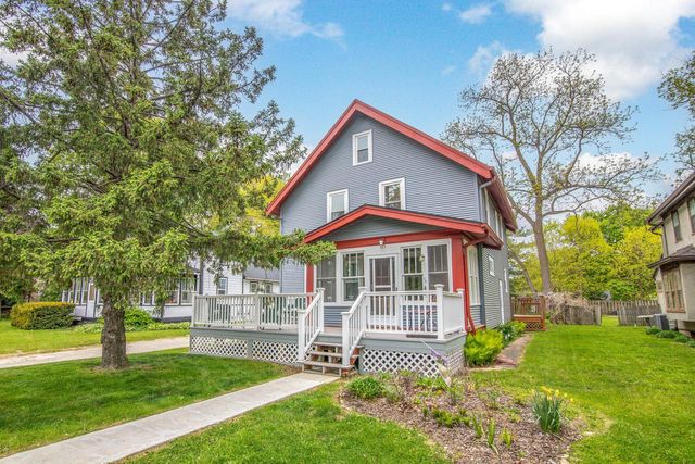 614 Silver Lake STREET, Oconomowoc, WI 53066