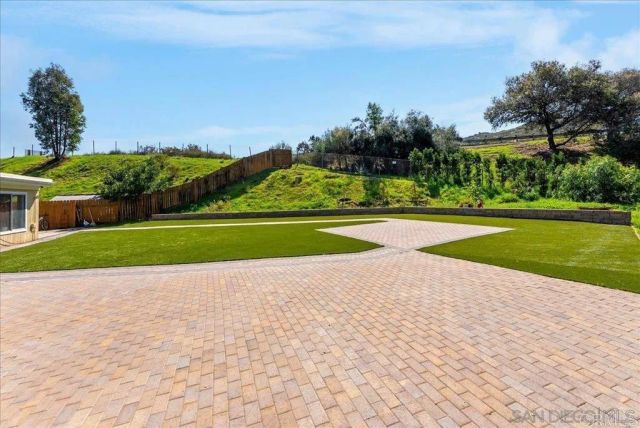 8406 Alado Place, El Cajon, CA 92021