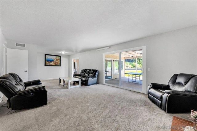 8406 Alado Place, El Cajon, CA 92021
