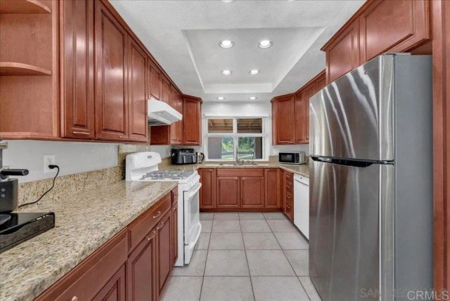8406 Alado Place, El Cajon, CA 92021