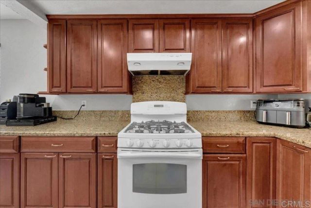8406 Alado Place, El Cajon, CA 92021
