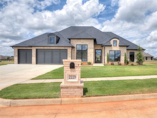 2229 W Cole Drive, Mustang, OK 73064