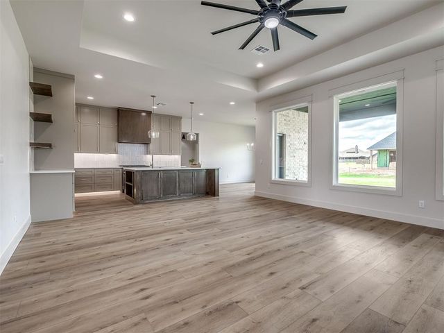 2229 W Cole Drive, Mustang, OK 73064