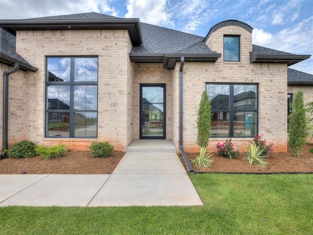 2229 W Cole Drive, Mustang, OK 73064