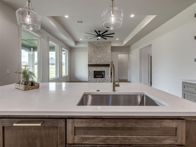 2229 W Cole Drive, Mustang, OK 73064