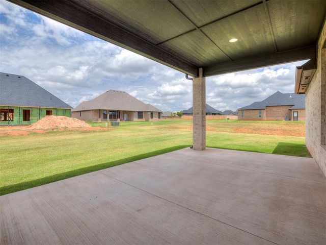2229 W Cole Drive, Mustang, OK 73064