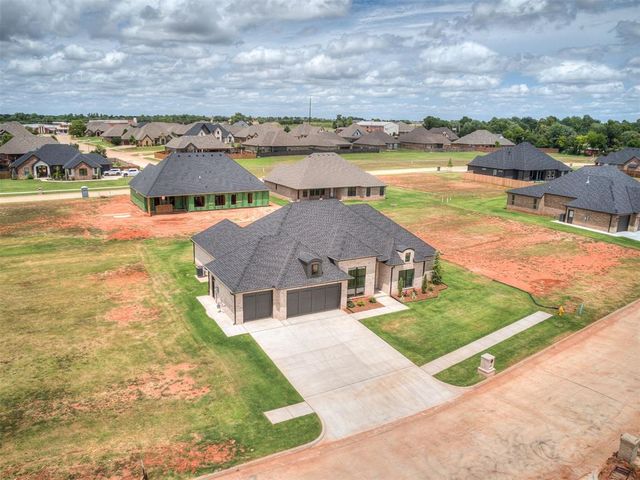 2229 W Cole Drive, Mustang, OK 73064