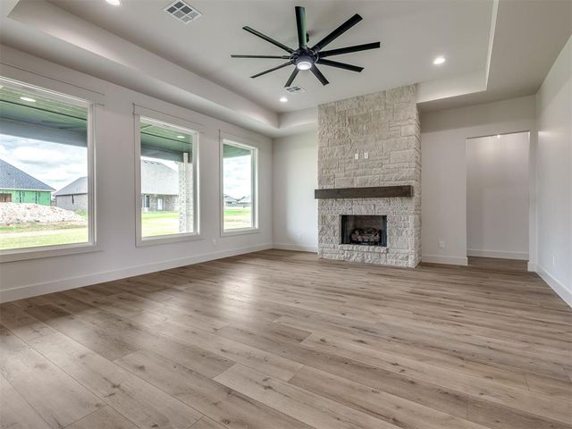 2229 W Cole Drive, Mustang, OK 73064
