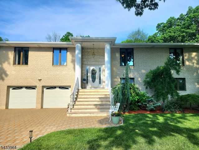 39 Douglas Dr, Montville Twp., NJ 07082