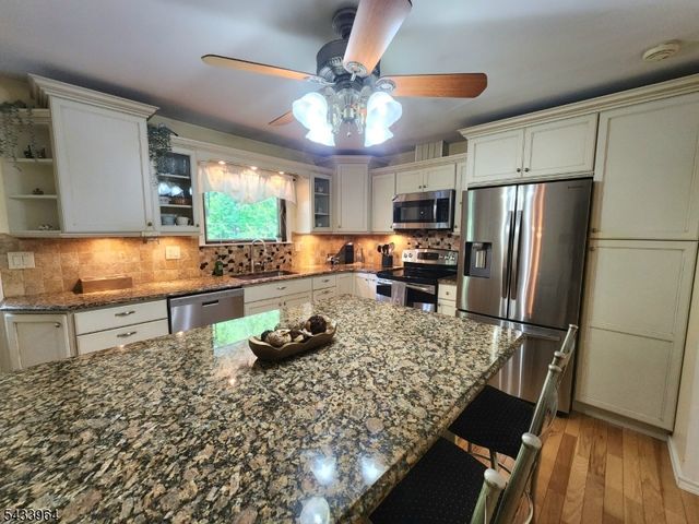 39 Douglas Dr, Montville Twp., NJ 07082