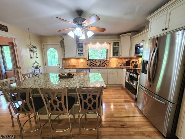 39 Douglas Dr, Montville Twp., NJ 07082