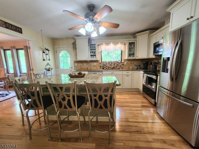 39 Douglas Dr, Montville Twp., NJ 07082