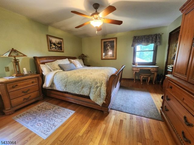 39 Douglas Dr, Montville Twp., NJ 07082