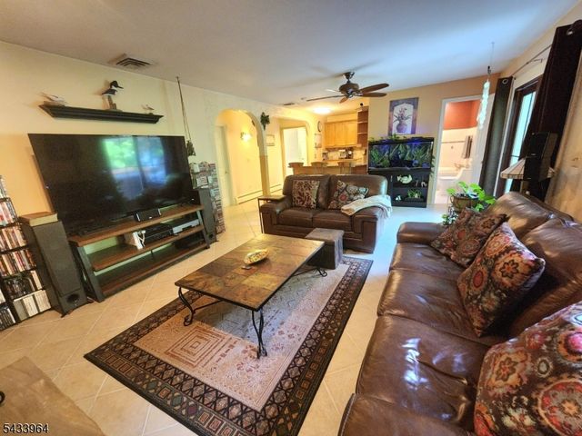 39 Douglas Dr, Montville Twp., NJ 07082