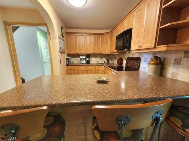 39 Douglas Dr, Montville Twp., NJ 07082