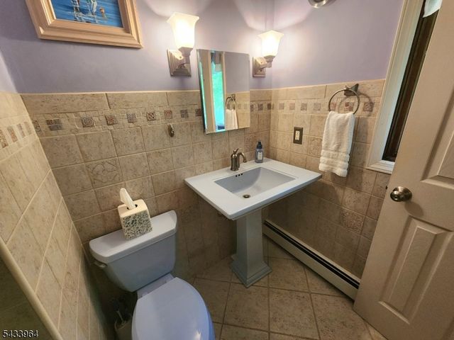39 Douglas Dr, Montville Twp., NJ 07082