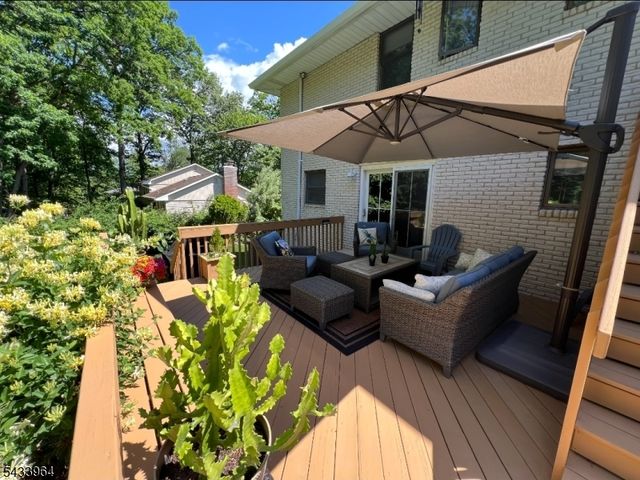 39 Douglas Dr, Montville Twp., NJ 07082