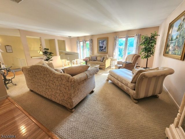 39 Douglas Dr, Montville Twp., NJ 07082