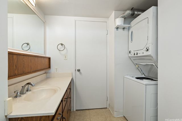 98-402 Koauka Loop 1001, Aiea, HI 96701